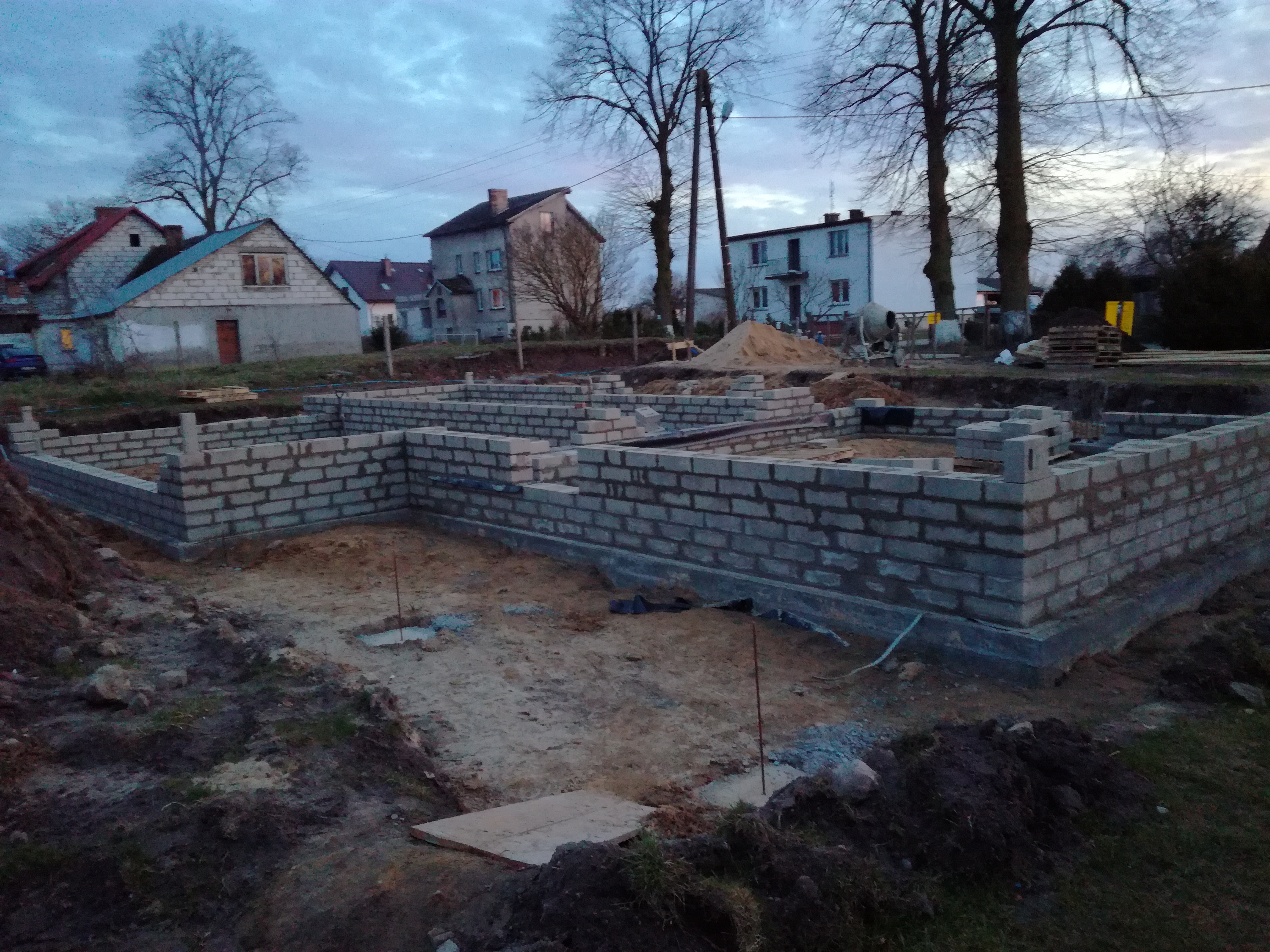 widać folię między 3 a 4 warstwą w garażu widać folię między 3 a 4 warstwą w garażu